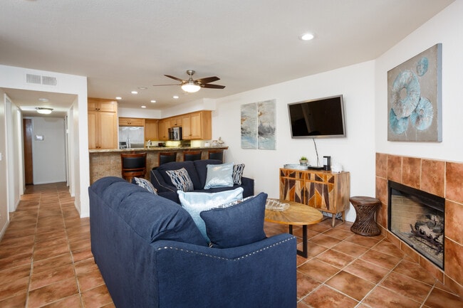 Building Photo - 718 Ensenada Ct