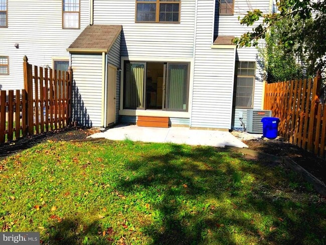 Building Photo - 56 Burgundy Dr