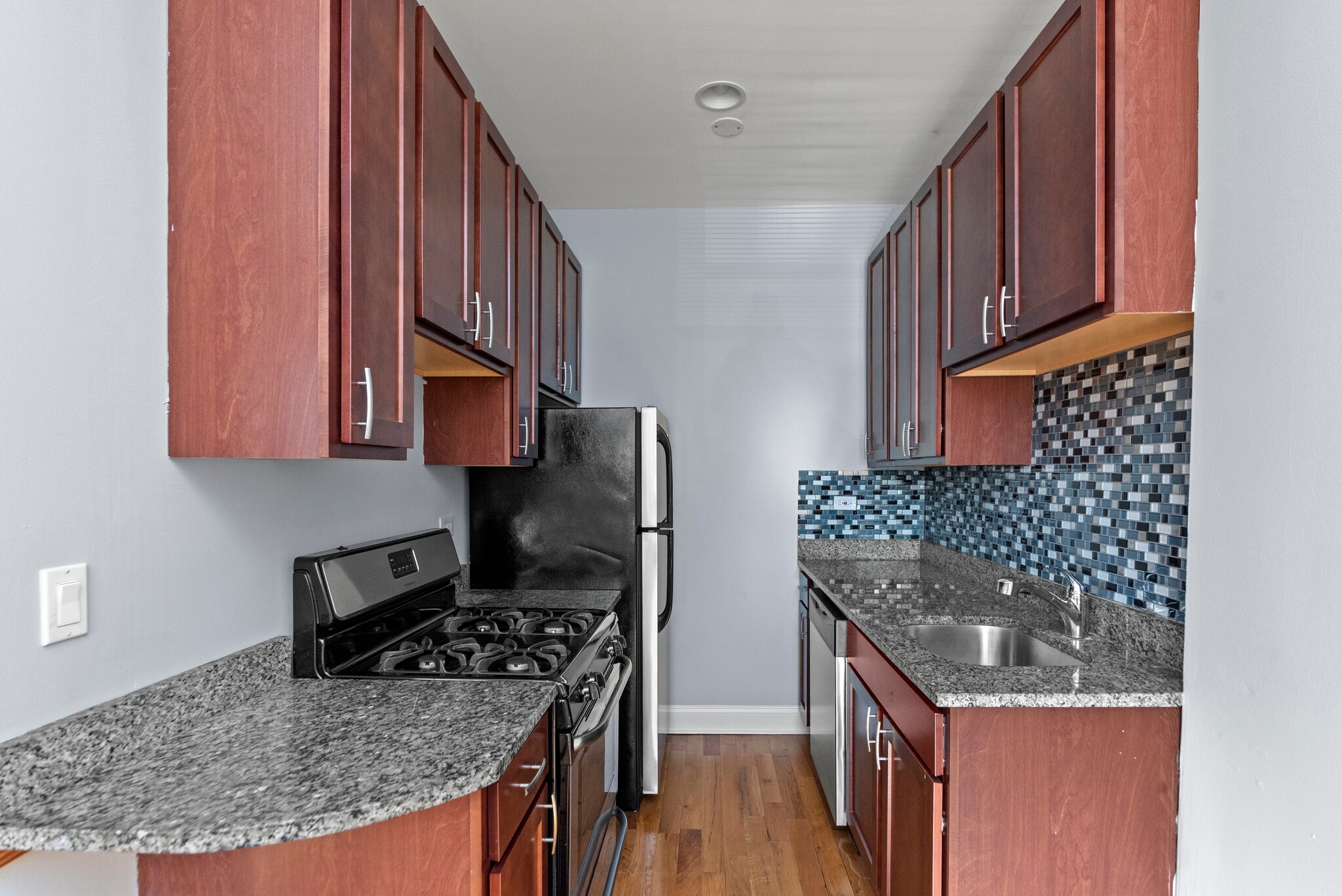 Building Photo - 4601 N Lincoln Ave