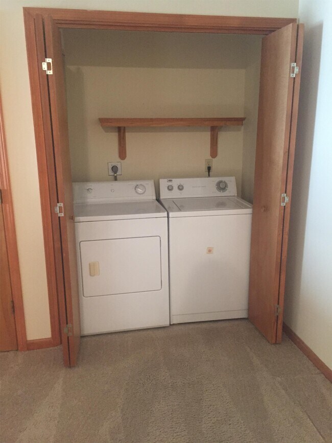 Building Photo - 3924 Overland Dr