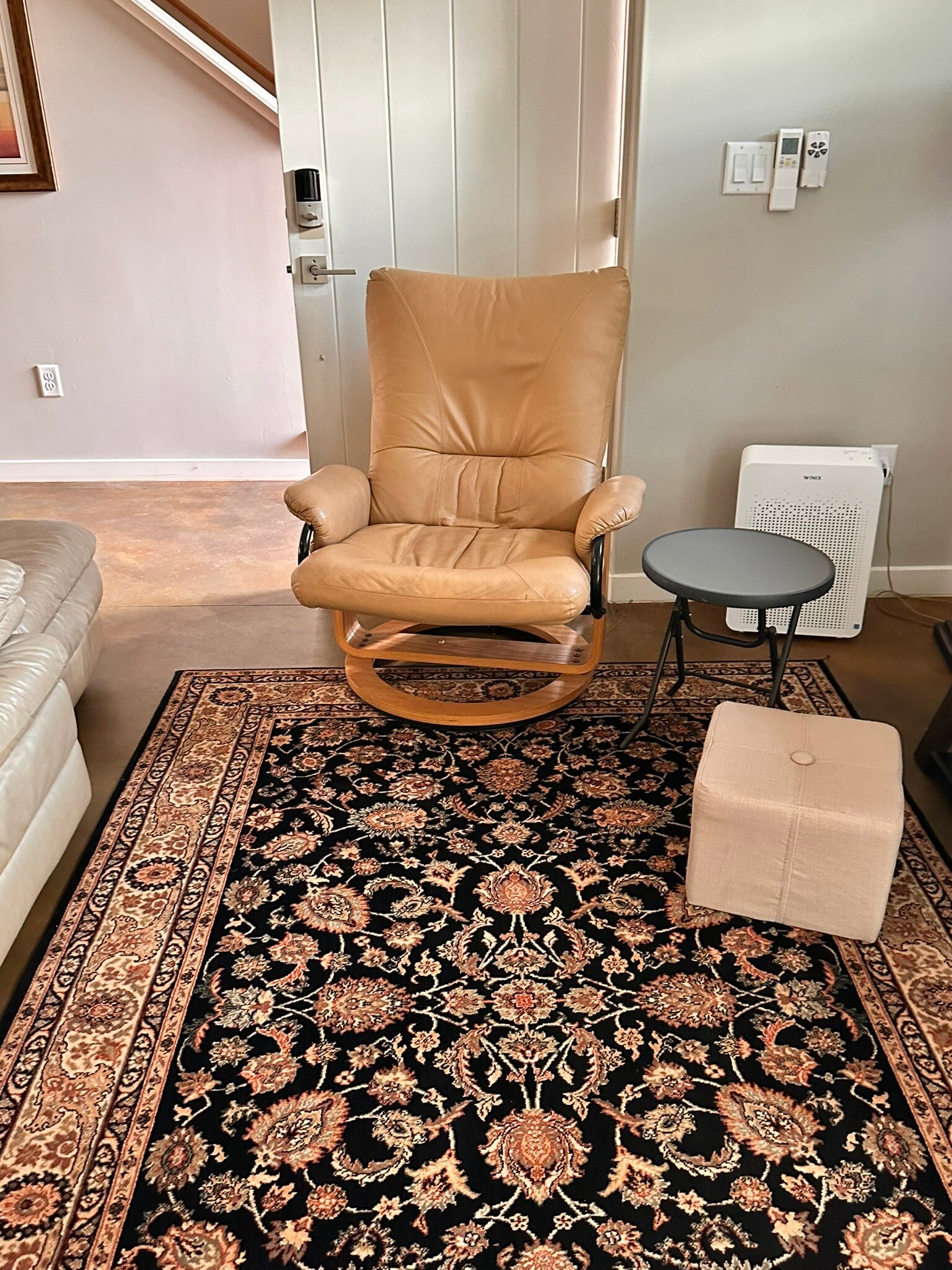 Living space - 211 E 33rd St
