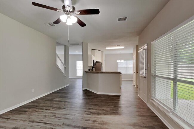 Building Photo - 16023 Willowpark Dr