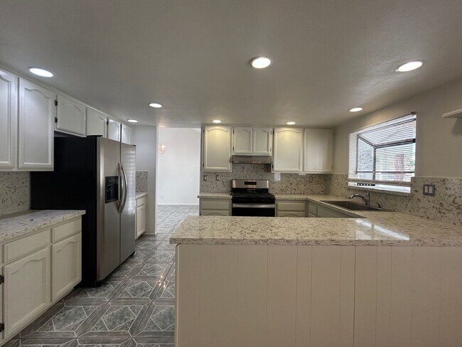 Building Photo - 3068 Prado Ln