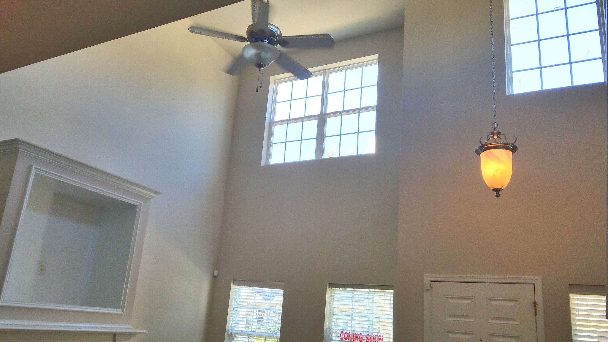 High ceiling - family room - 1118 Constitution Park Blvd