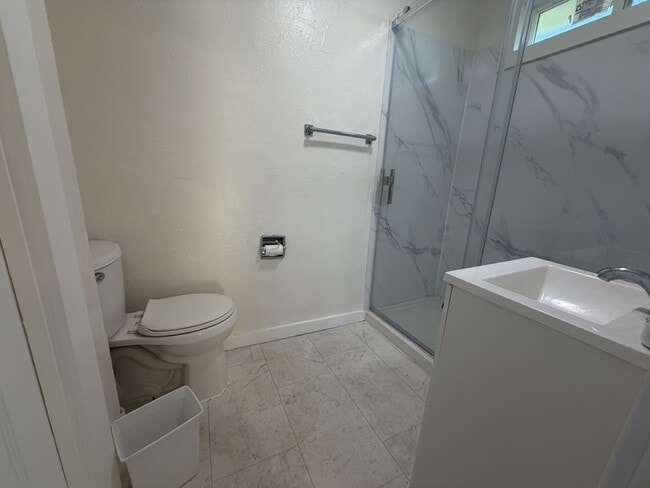 Building Photo - 1154 Grand Ave