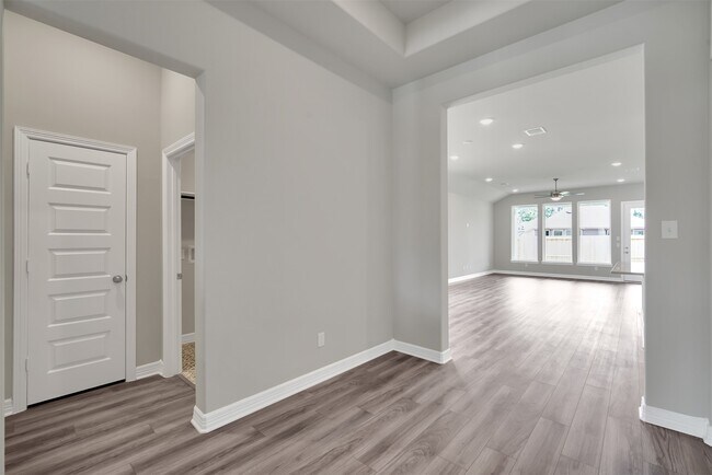 Building Photo - 529 Cedar Harbor Ct