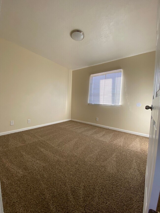 Floorplan - CRESTWOOD APARTMENTS