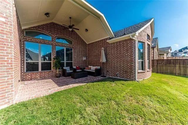 Building Photo - 2107 Grassland Dr