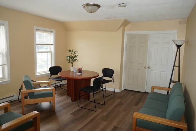 Building Photo - 170 Middleboro Ave