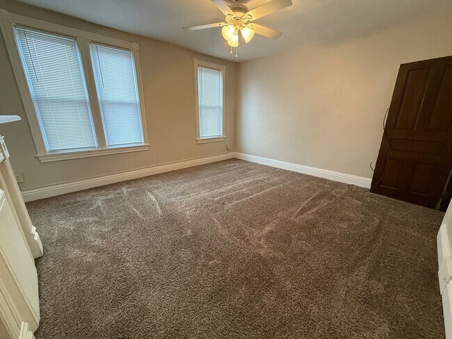 Building Photo - Cozy Home - Munhall