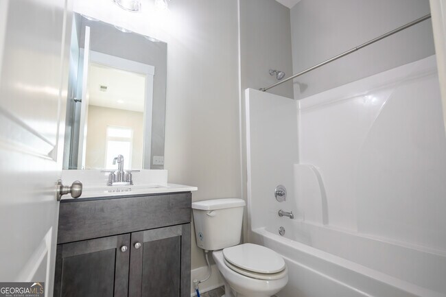 Building Photo - 708 Banton Dr NW