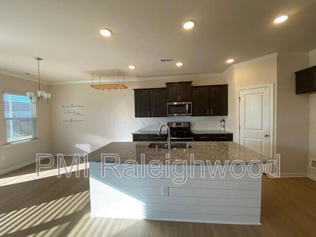 Building Photo - 2124 Fox Chapel Pl