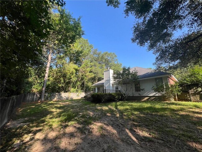 Building Photo - 7401 Lakeview Dr