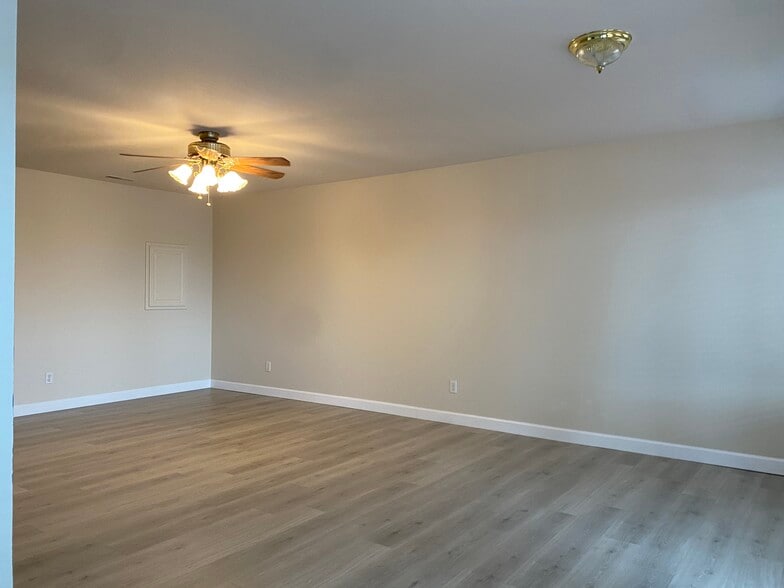 Lower level - 3rd Bedroom - 1205 Pinewood Dr
