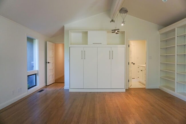 Building Photo - 30 Genevra Rd