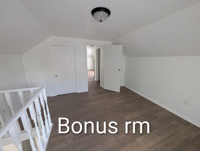 Building Photo - Remodeled 2 -3 bedroom home Elyria