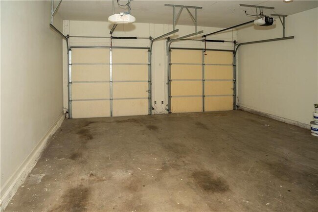 Building Photo - 2581 Southhaven Ln