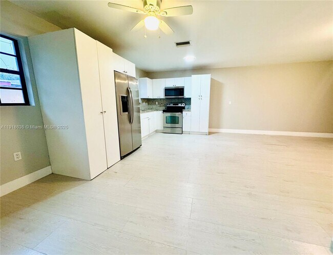 Building Photo - 1152 NW 127th St