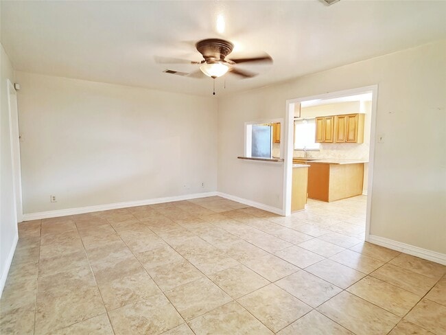 Building Photo - 5118 Lymbar Dr