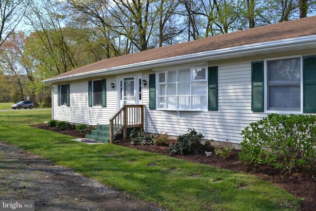 Building Photo - 925 Dyke Branch Rd