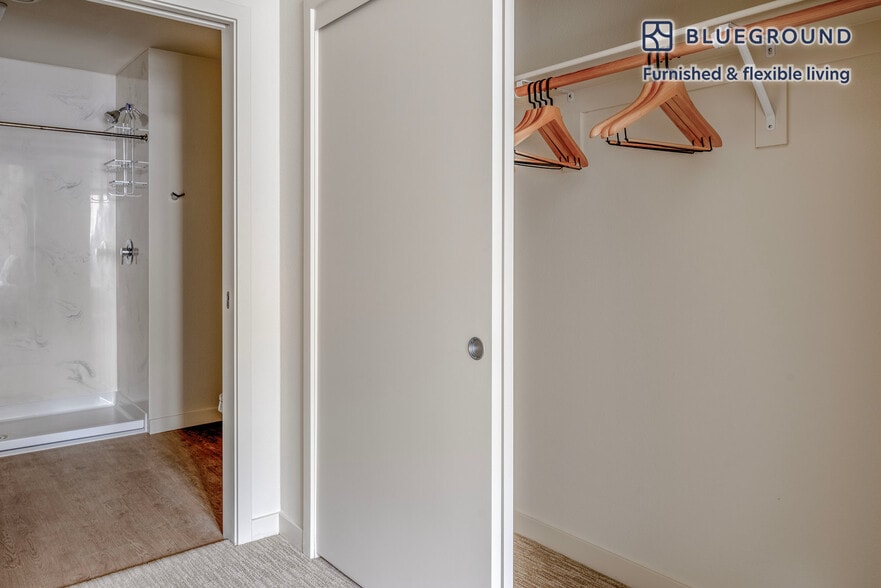 Building Photo - 240 W MacArthur Blvd