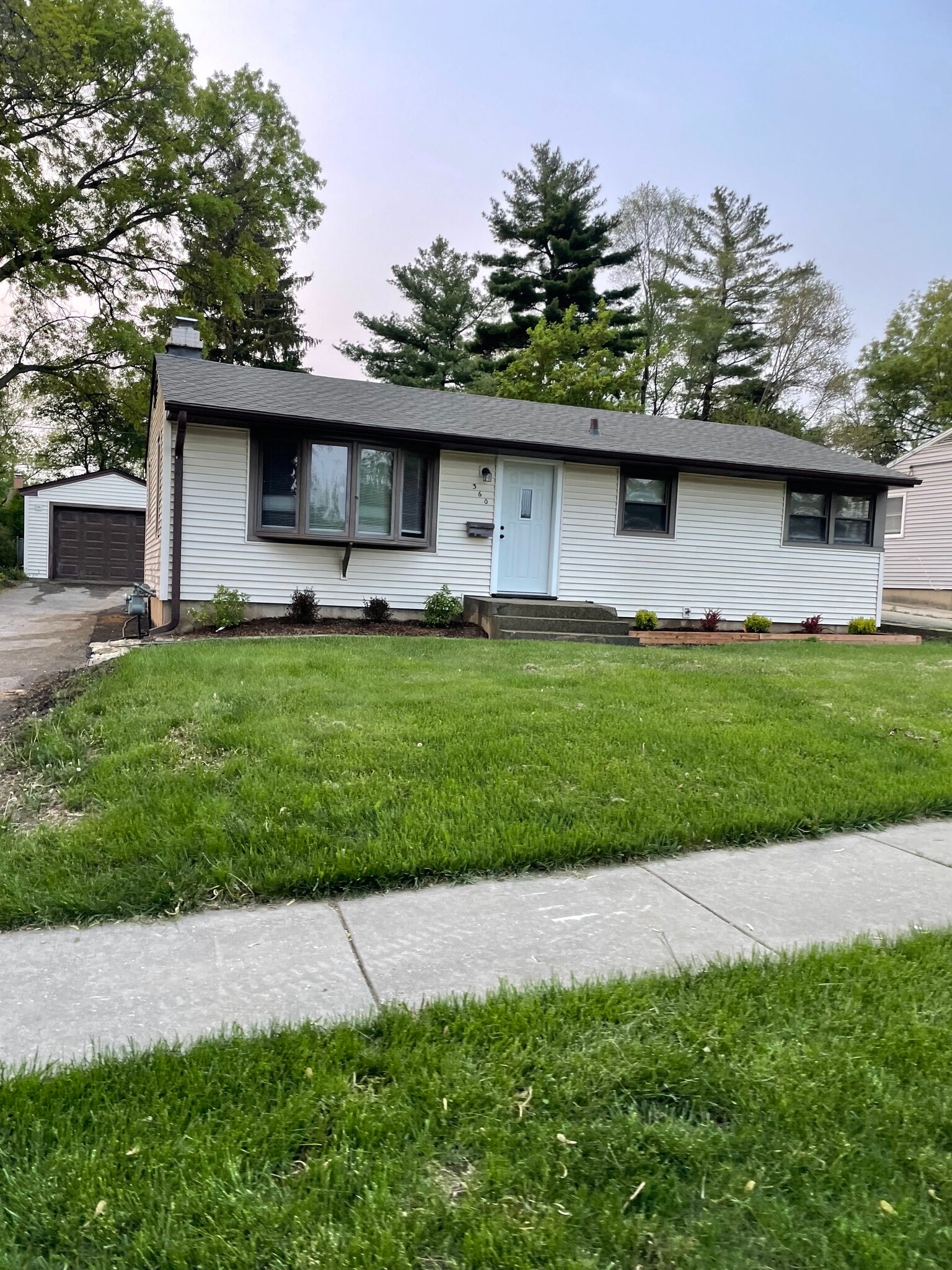 Building Photo - 360 W Oriole Trl