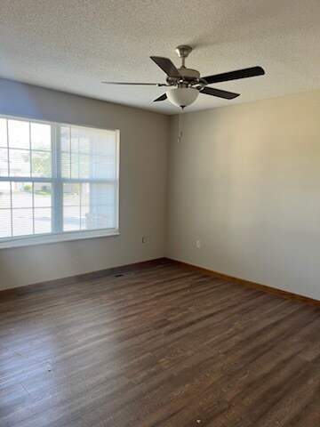 Building Photo - 123 Legend Ct