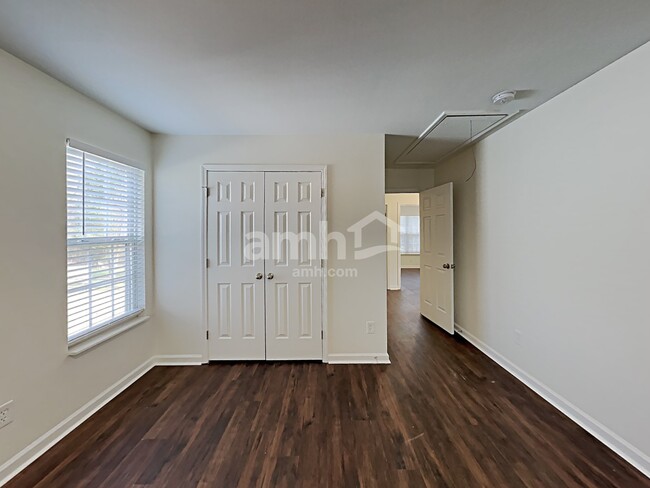 Building Photo - 3806 Glen Lyon Dr