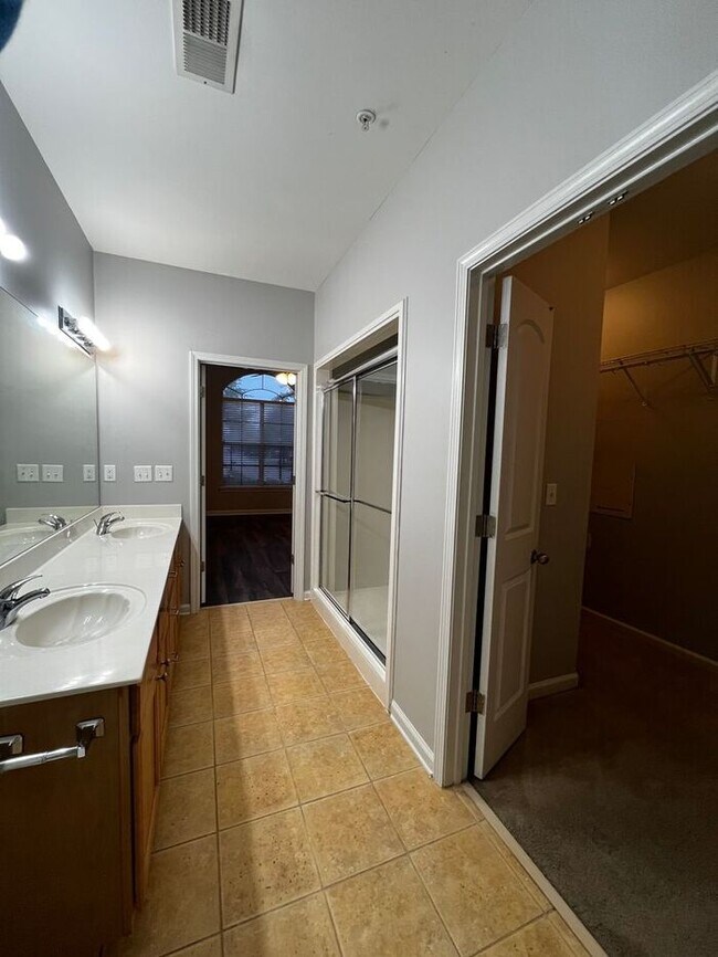Building Photo - 3bed/2bath Townhome w/Garage - Gated Community - Plantation Estates