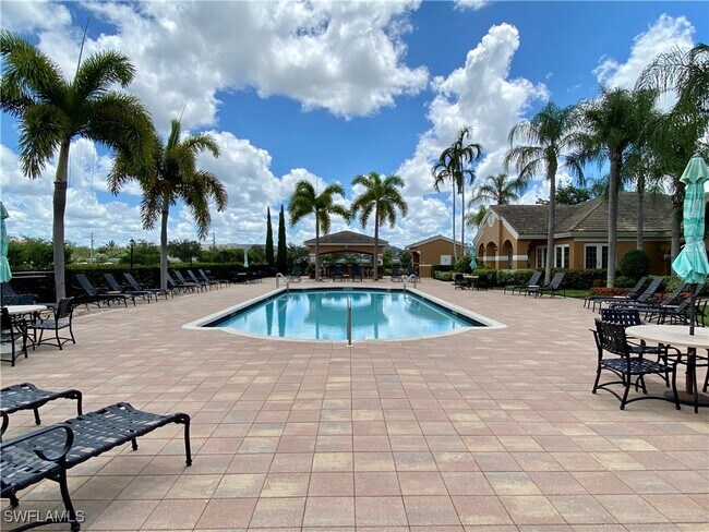 Building Photo - 1840 Florida Club Cir
