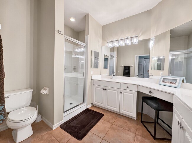 Building Photo - 2 Bed + Flex, 2 Bath Fully Furnished Annual Rental