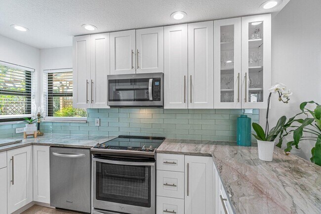 Building Photo - 5539 Eton Ct