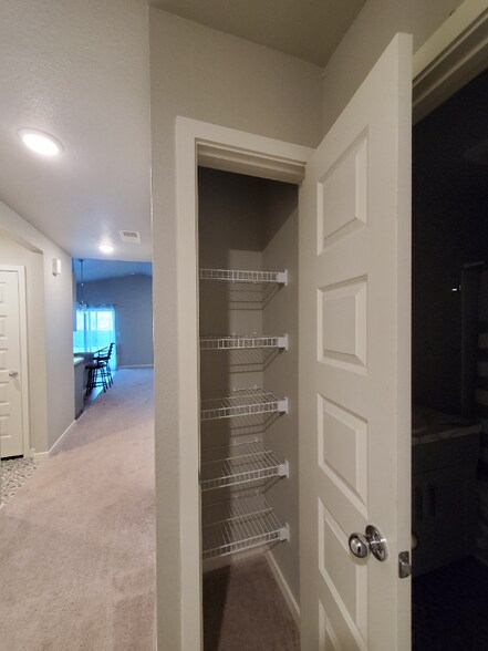 Building Photo - 372 Bozeman Trail