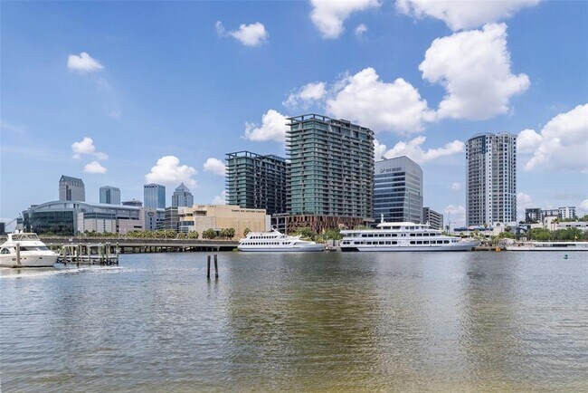 Building Photo - 727 Coral Reef Dr