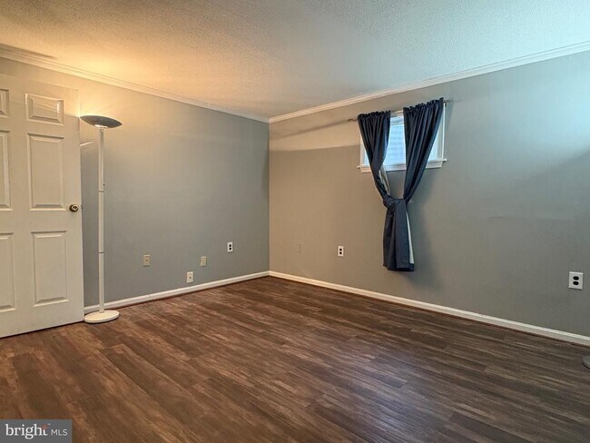 Building Photo - 12654 Valleywood Dr