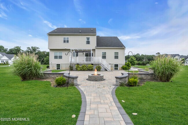 Building Photo - 12 Wintergreen Ct