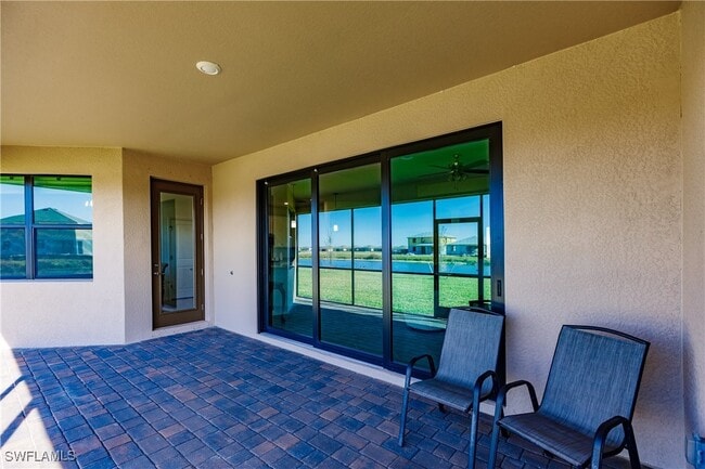 Building Photo - 3305 Altimira Dr