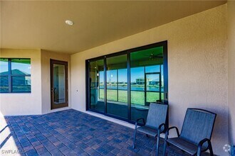 Building Photo - 3305 Altimira Dr