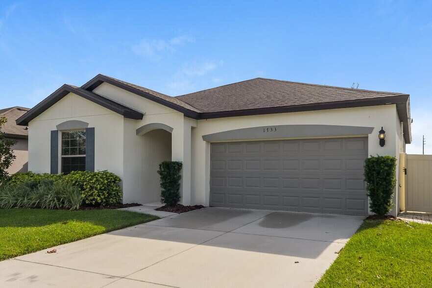 Building Photo - 1733 Cayman Cove Cir