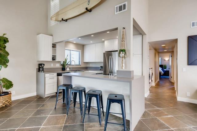 Building Photo - 536 Via De La Valle