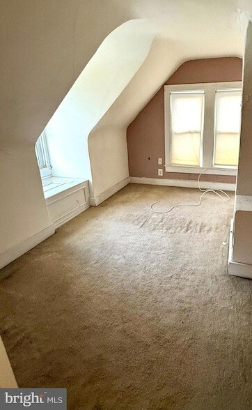 Building Photo - 136 Maple Terrace