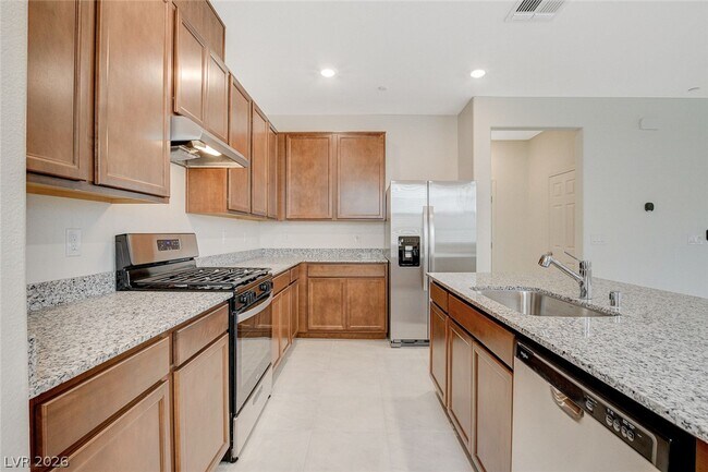 Building Photo - 2615 Esposende St