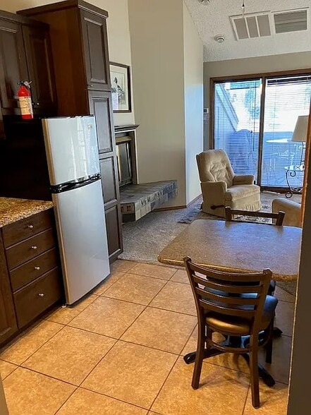 Building Photo - Tanglewood Villas