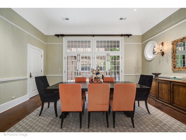 Building Photo - 446 W Huron St