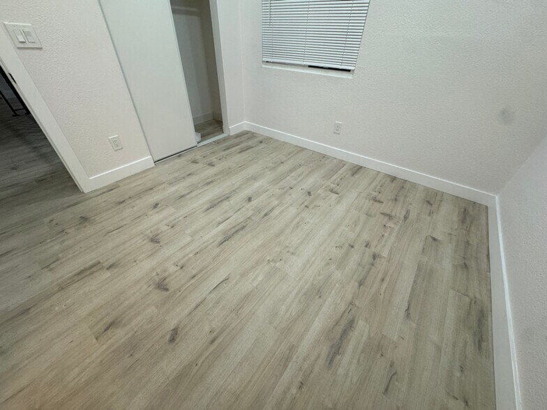 Building Photo - 1565 Joanne St