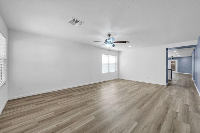 Building Photo - 1125 E Milada Dr