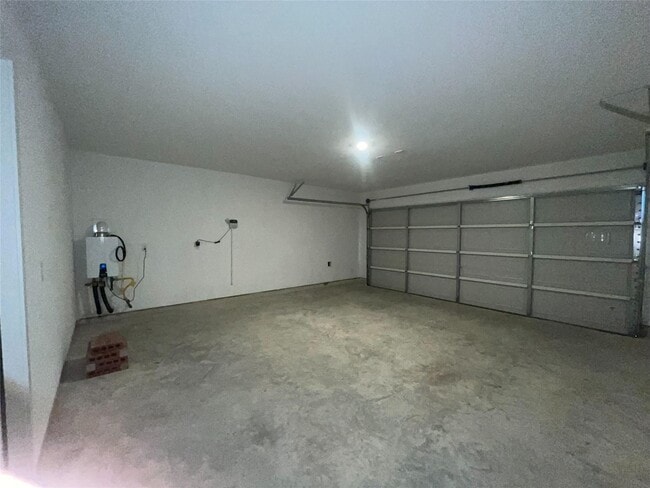 Building Photo - 9227 Terrace Dr