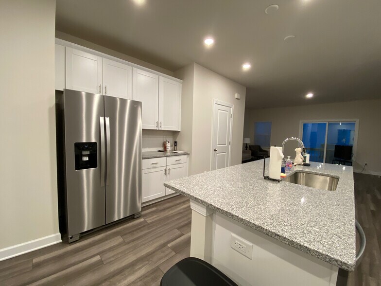 Primary Photo - Room in Townhome on Memorial Pkwy
