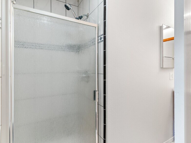 Building Photo - 432 Walnut Ave