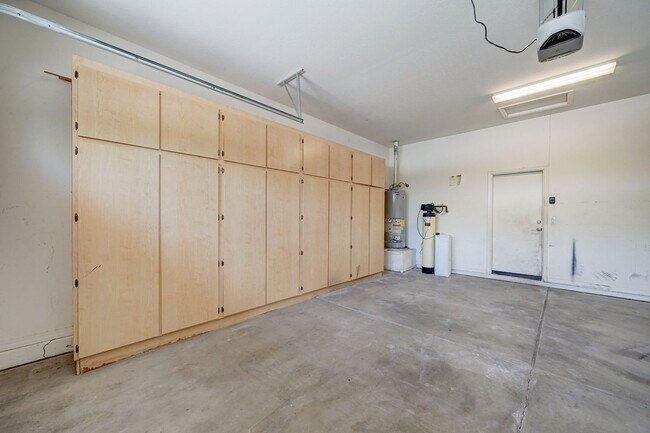 Building Photo - AVAILABLE NOW IN SHAMROCK ESTATES GILBERT!!!